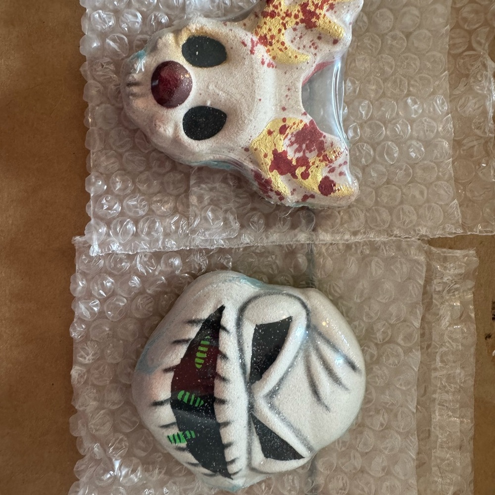 Twisted allure bath bombs!
